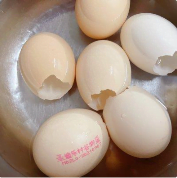 可愛(ài)軟萌的蛋殼小蛋糕，健康有營(yíng)養(yǎng)，小朋友很愛(ài)吃